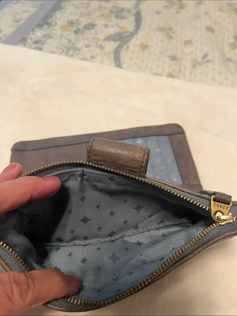 Fossil Distressed Gray/Taupe Leather Zip Wallet for Women